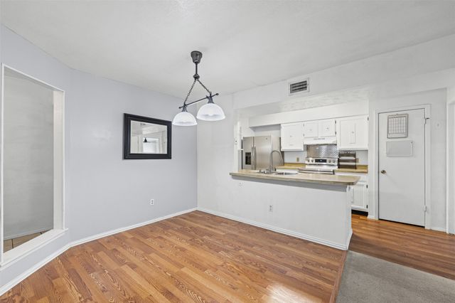 525 Alva Drive, Grand Prairie, TX 75052