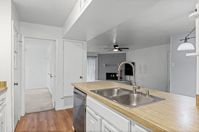525 Alva Drive, Grand Prairie, TX 75052