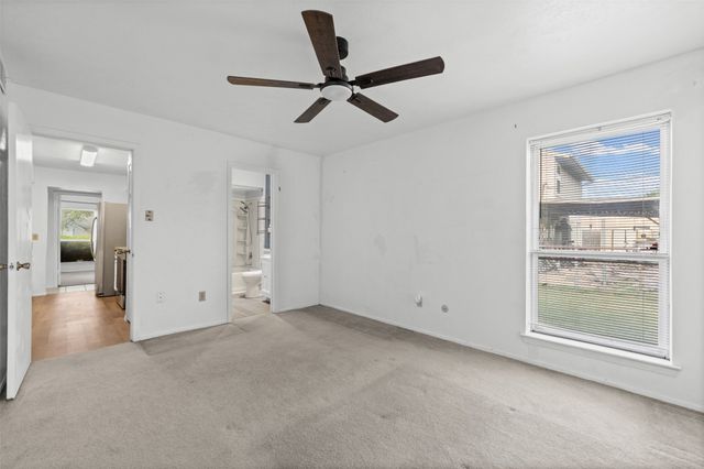 525 Alva Drive, Grand Prairie, TX 75052