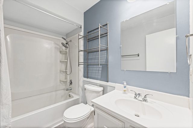 525 Alva Drive, Grand Prairie, TX 75052