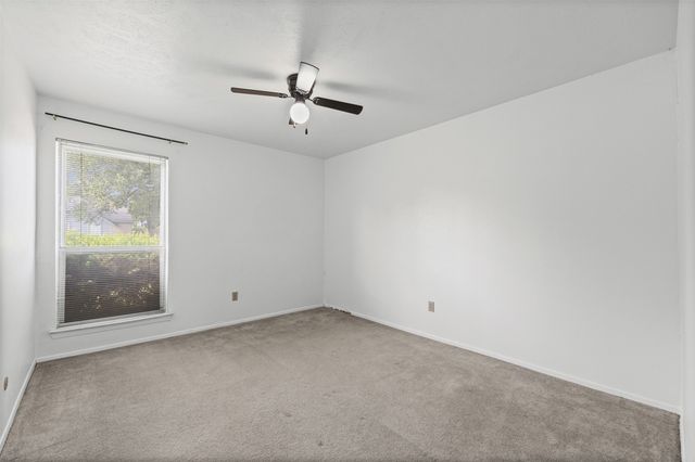 525 Alva Drive, Grand Prairie, TX 75052