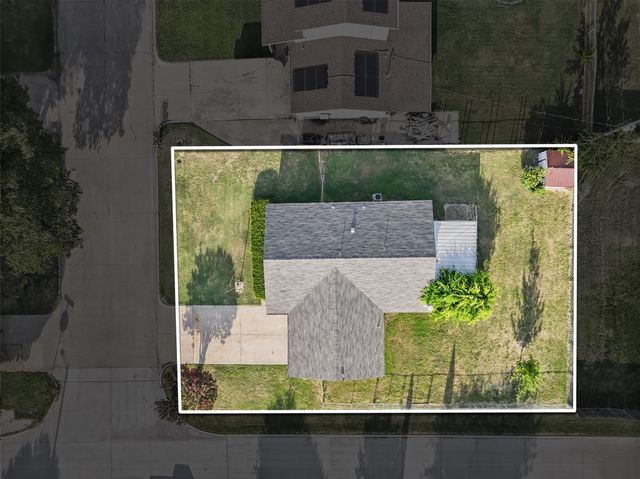 525 Alva Drive, Grand Prairie, TX 75052