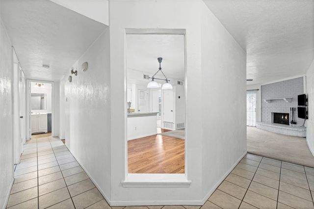 525 Alva Drive, Grand Prairie, TX 75052