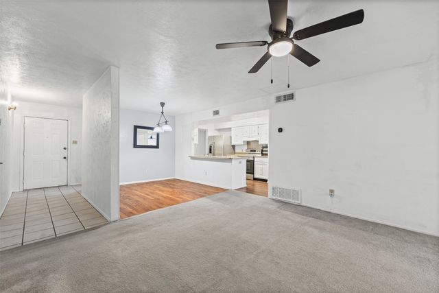 525 Alva Drive, Grand Prairie, TX 75052