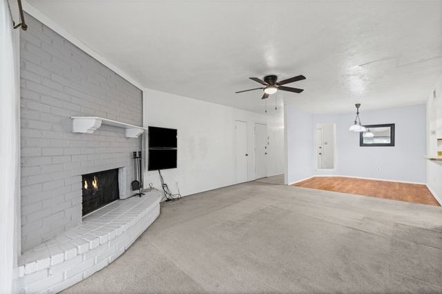 525 Alva Drive, Grand Prairie, TX 75052