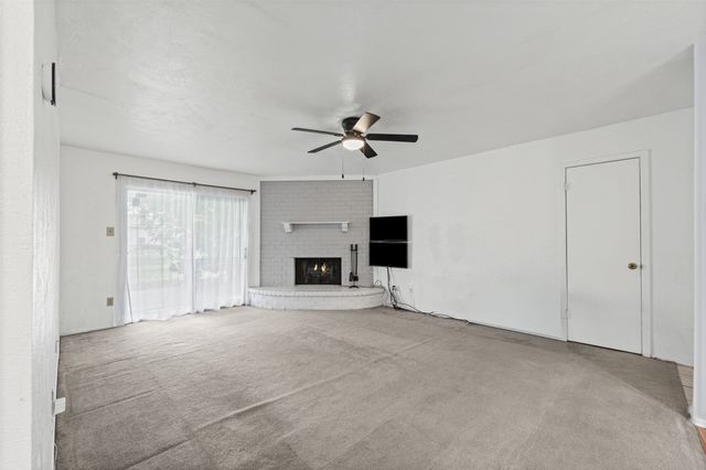525 Alva Drive, Grand Prairie, TX 75052