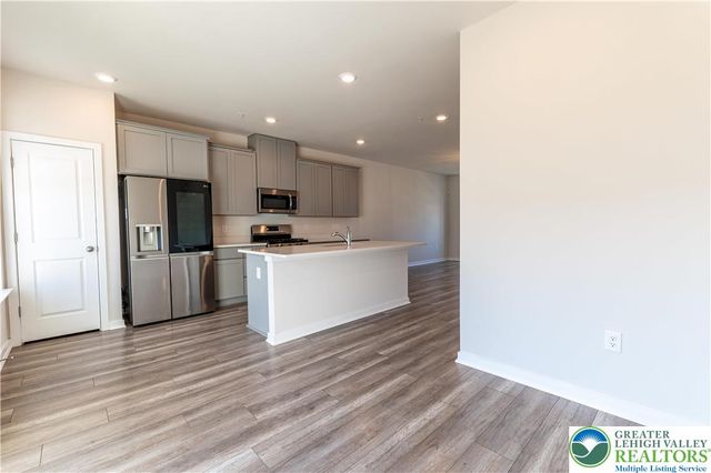 4936 Brookside Court, Upper Saucon Twp, PA 18036