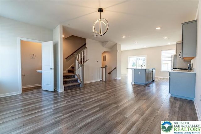 4936 Brookside Court, Upper Saucon Twp, PA 18036