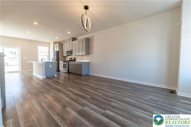 4936 Brookside Court, Upper Saucon Twp, PA 18036