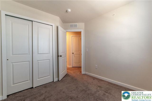 4936 Brookside Court, Upper Saucon Twp, PA 18036