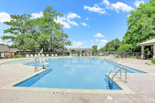 2 N Artisan Drive, Hampstead, NC 28443