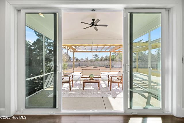 2 N Artisan Drive, Hampstead, NC 28443