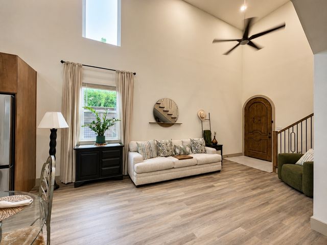 2370 Fatima Avenue, Dallas, TX 75241