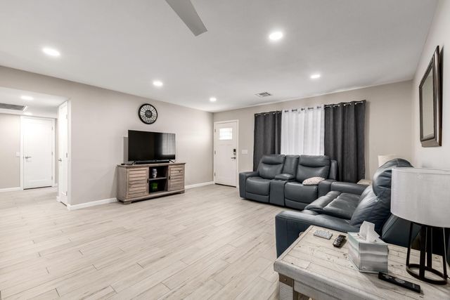 19226 N Signal Butte Circle, Sun City, AZ 85373