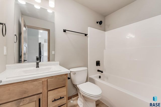 706 N Independent St Street, Lennox, SD 57039