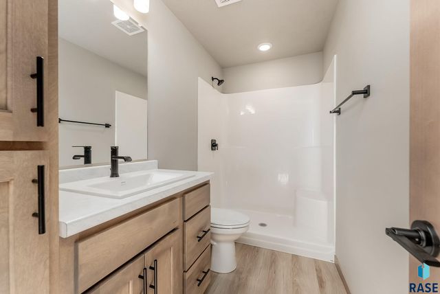 706 N Independent St Street, Lennox, SD 57039