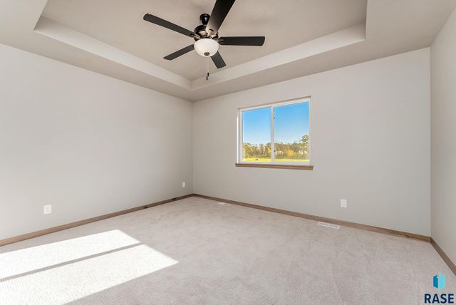 706 N Independent St Street, Lennox, SD 57039