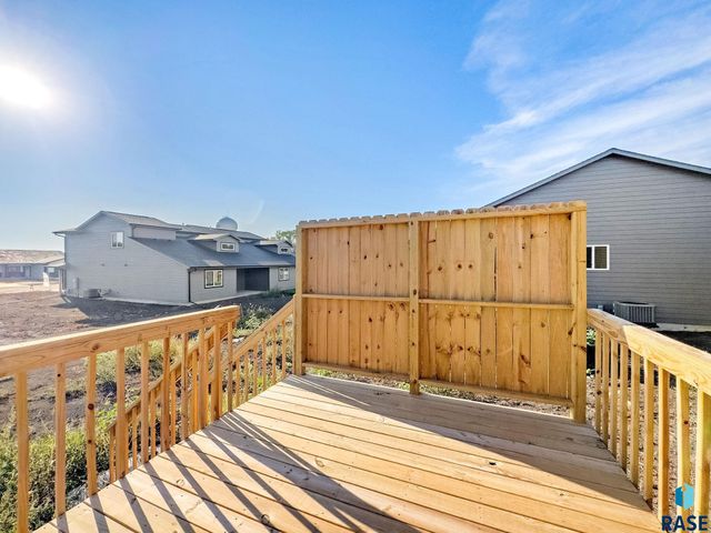 706 N Independent St Street, Lennox, SD 57039