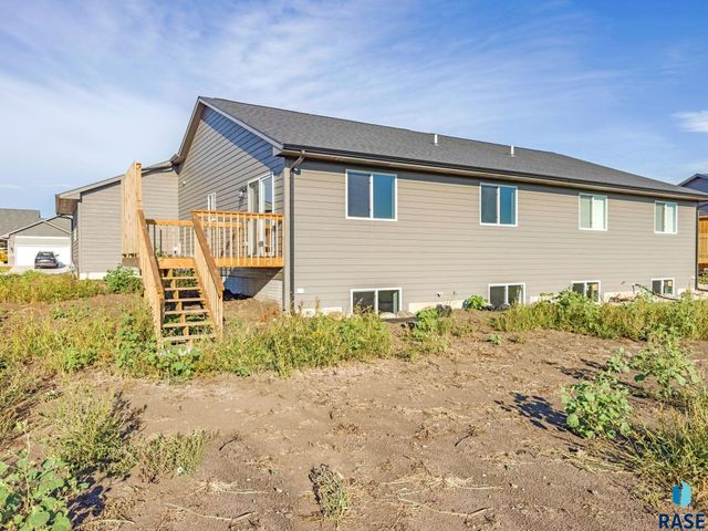 706 N Independent St Street, Lennox, SD 57039