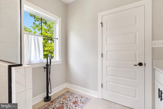 632 EASTLAND DR, Charles Town, WV 25414