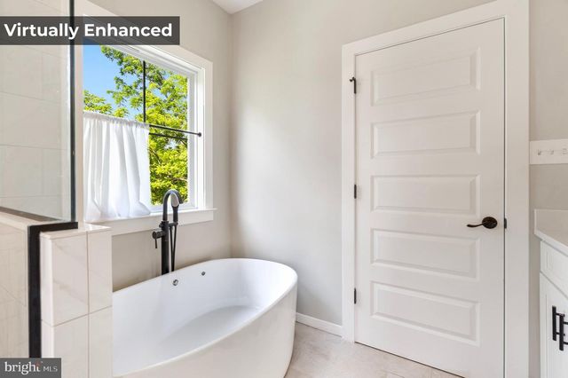 632 EASTLAND DR, Charles Town, WV 25414