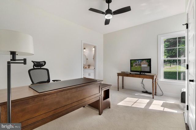 632 EASTLAND DR, Charles Town, WV 25414