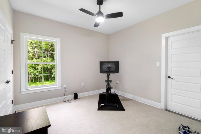 632 EASTLAND DR, Charles Town, WV 25414