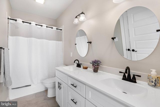 632 EASTLAND DR, Charles Town, WV 25414