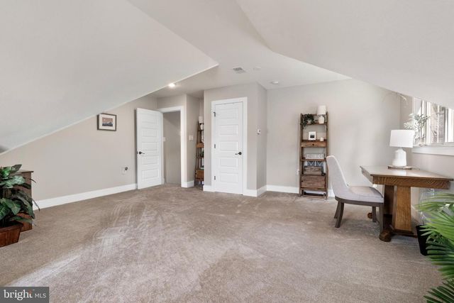 632 EASTLAND DR, Charles Town, WV 25414