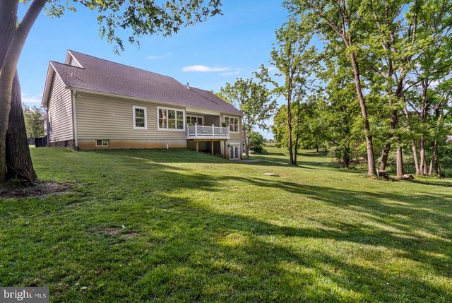 632 EASTLAND DR, Charles Town, WV 25414