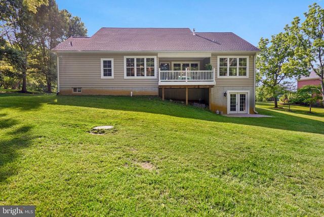 632 EASTLAND DR, Charles Town, WV 25414