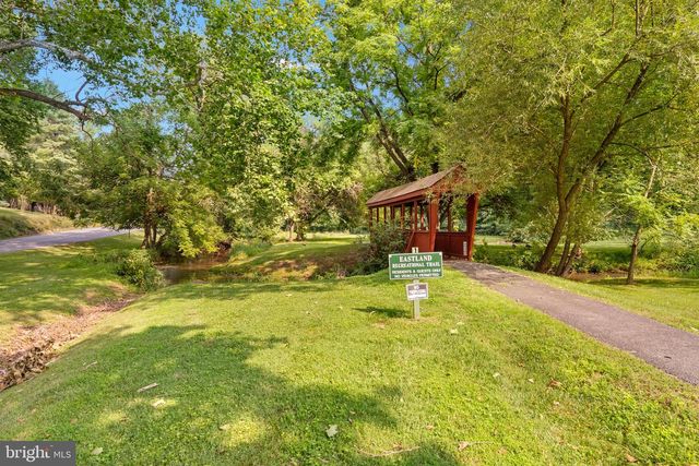 632 EASTLAND DR, Charles Town, WV 25414