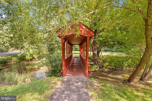632 EASTLAND DR, Charles Town, WV 25414