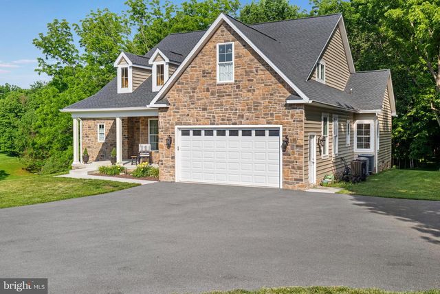 632 EASTLAND DR, Charles Town, WV 25414