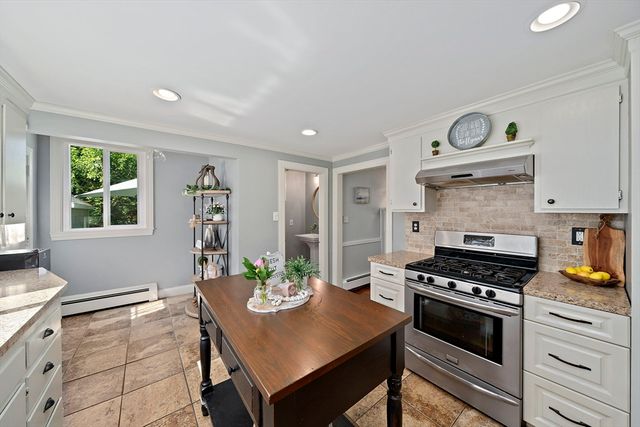 42 Brooks Place, West Bridgewater, MA 02379