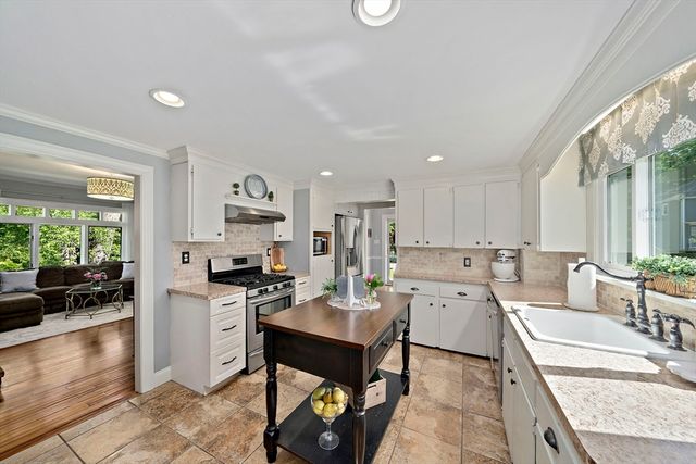 42 Brooks Place, West Bridgewater, MA 02379