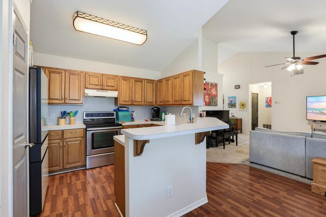 1001 Travis ST, Lockhart, TX 78644