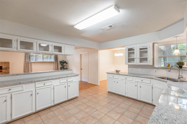 10902 Saint Marys Lane, Houston, TX 77079