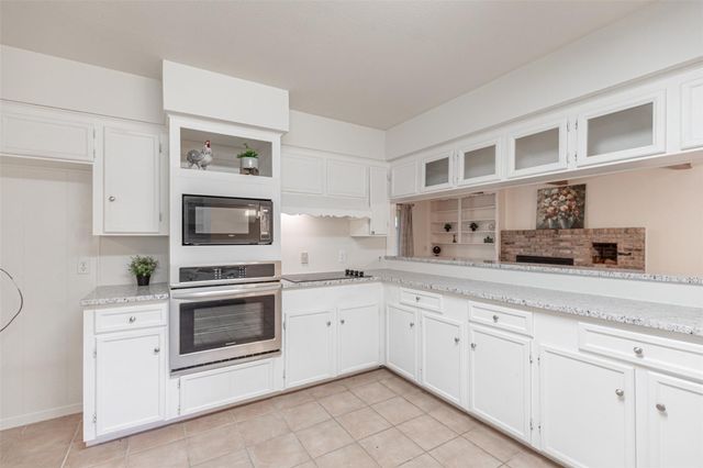 10902 Saint Marys Lane, Houston, TX 77079