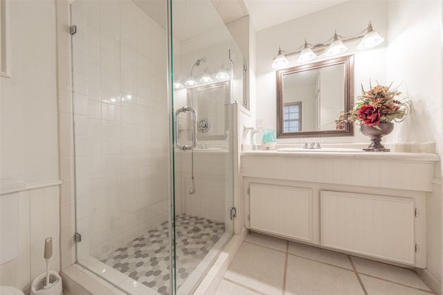 10902 Saint Marys Lane, Houston, TX 77079