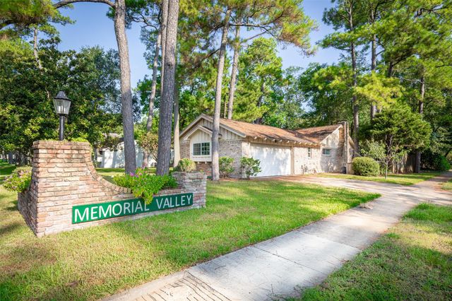 10902 Saint Marys Lane, Houston, TX 77079