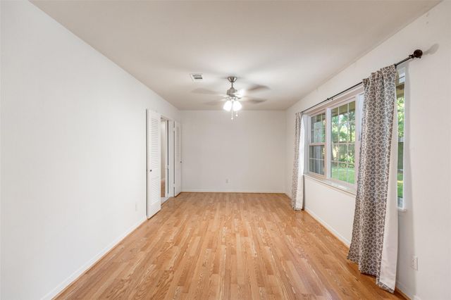 10902 Saint Marys Lane, Houston, TX 77079