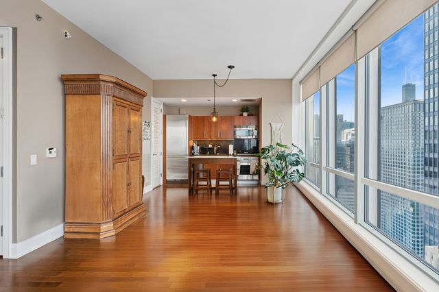 401 N Wabash Avenue 37F, Chicago, IL 60611