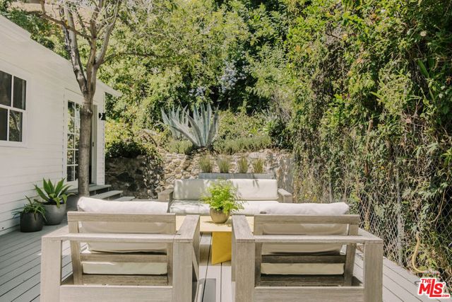 2307 Holly Drive, Los Angeles, CA 90068