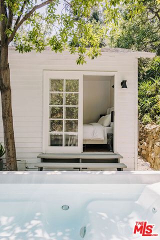 2307 Holly Drive, Los Angeles, CA 90068