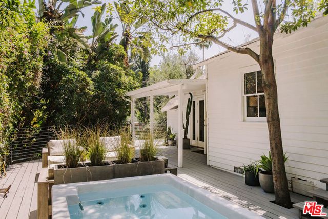 2307 Holly Drive, Los Angeles, CA 90068