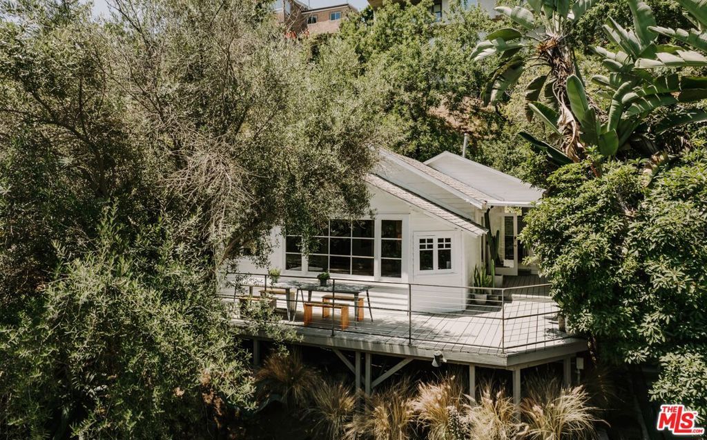 2307 Holly Drive, Los Angeles, CA 90068