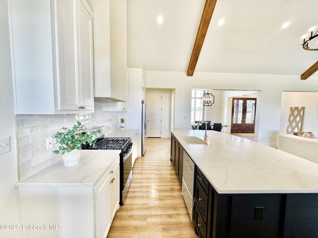 7211 W 12th Street, Plainview, TX 79072