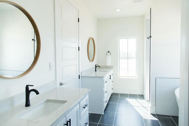 7211 W 12th Street, Plainview, TX 79072