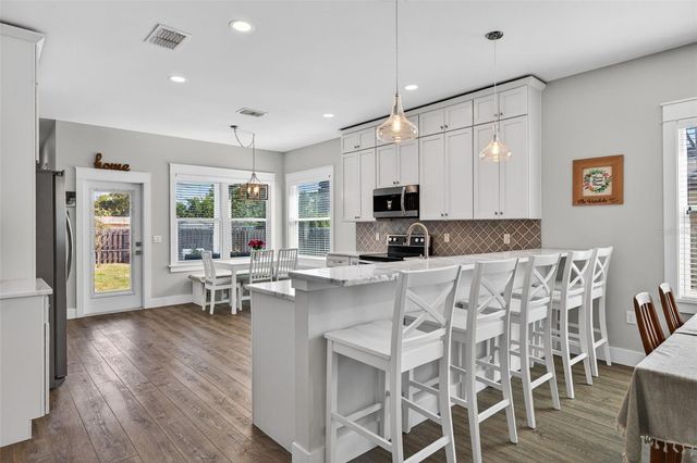 1137 55TH AVENUE N, St Petersburg, FL 33703